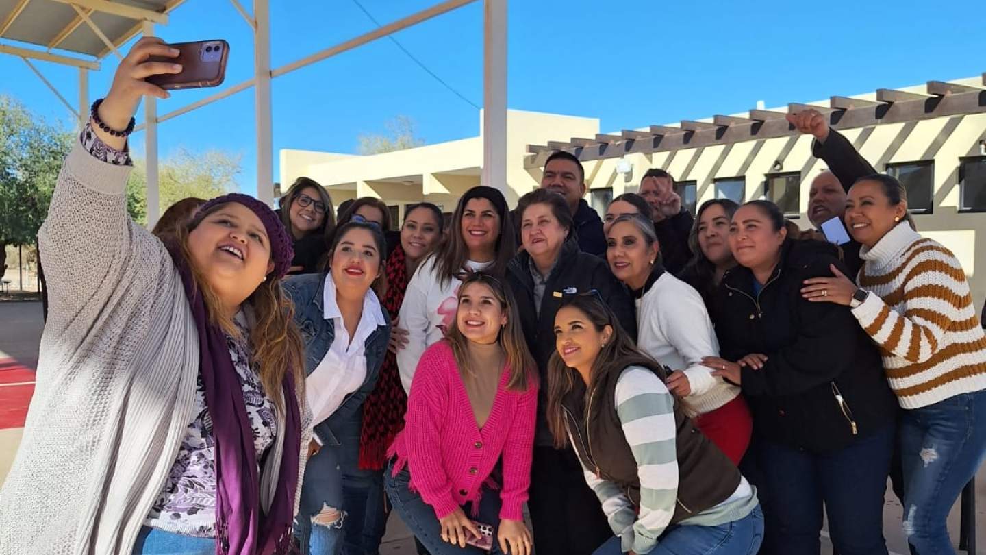 Continuar trabajando en equipo para fortalecer a Cecyte Sonora; es el mensaje de la Directora General en su gira de trabajo.