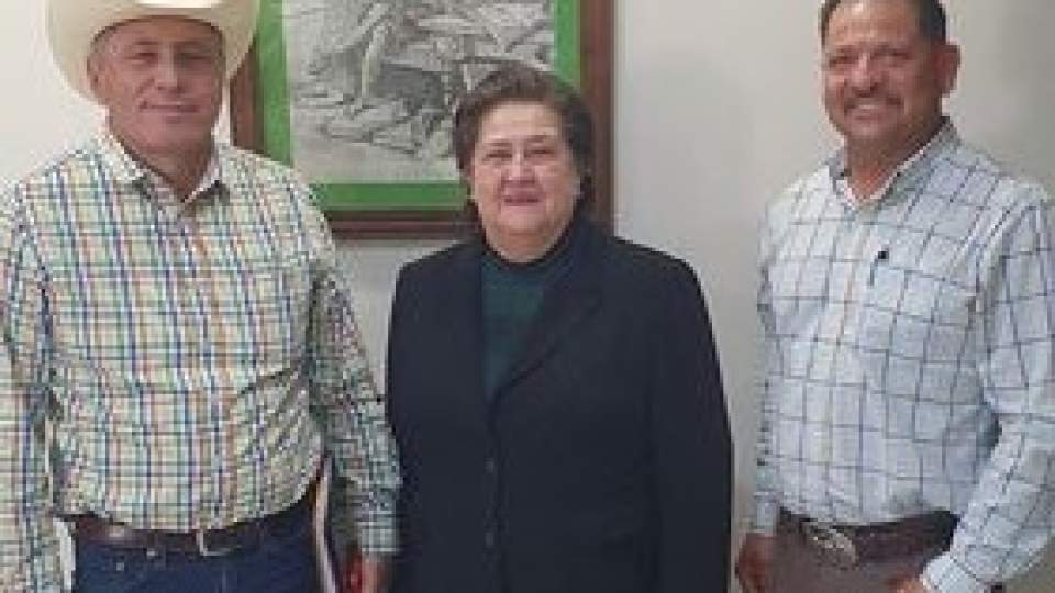 Nuestra Directora General, Blanca Valenzuela en reunión con Jorge Luis Portillo Arvizu, presidente Municipal de Nácori Chico.