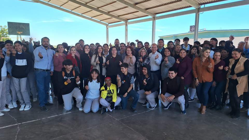 Planteles de la zona mayo se benefician con la entrega de material como parte de la gira de nuestra directora general Dra.Blanca Aurelia Valenzuela.