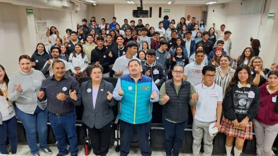 Visitan alumnos del plantel Sahuaripa y el Telebachillerato de La Victoria, la Universidad de Sonora para conocer su oferta educativa, informó Blanca Aurelia Valenzuela. 